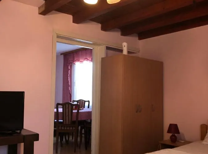 아파트 Kuca Za Odmor Davidovic 데스포토바츠